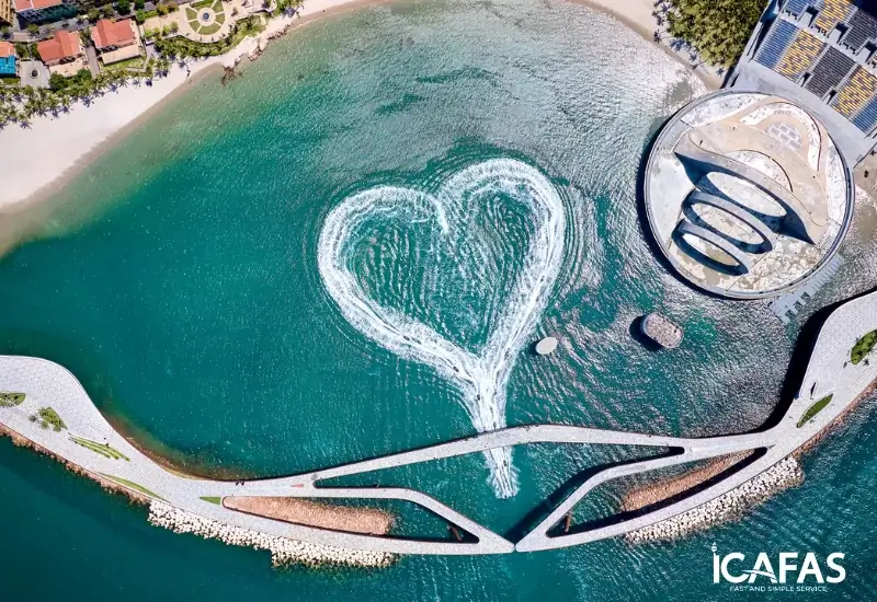 Những chiếc motor nước tốc độ cao đã có những màn họa thủy vô cùng ấn tượng với các vòng xoáy, hình trái tim