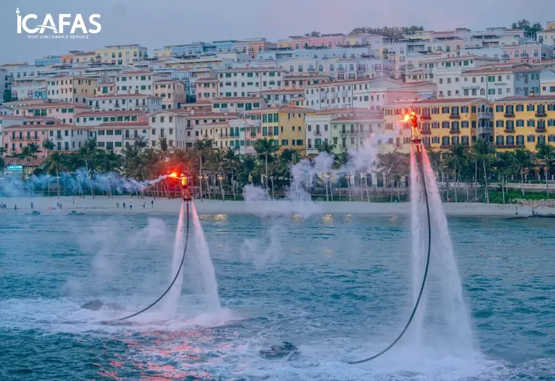 Những màn “rượt đuổi” tốc độ cao cùng pháo sáng đã mang đến những phân cảnh hành động tưởng chừng chỉ có trong phim bom tấn