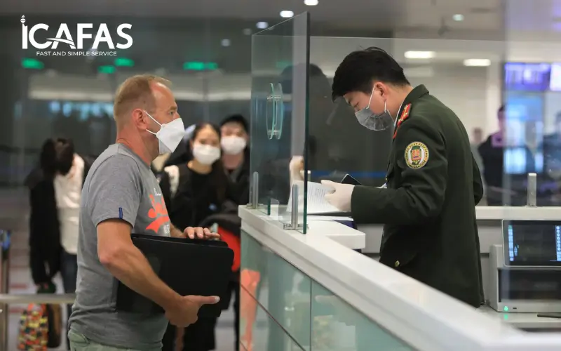 Nên làm miễn thị thực 5 năm hay E-visa để nhập cảnh vào Việt Nam?